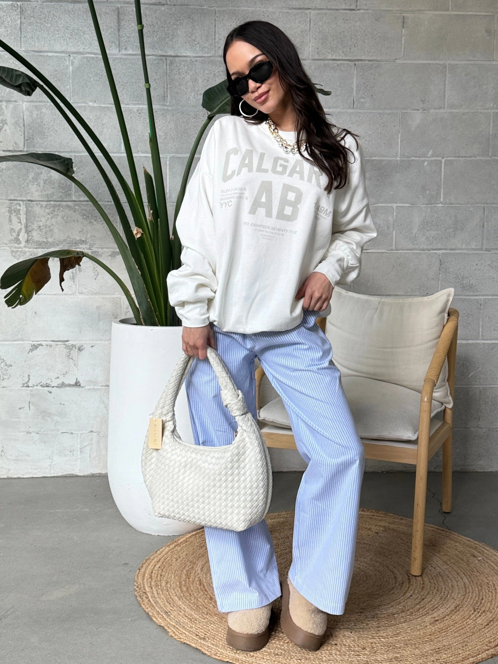 Calgary'ye Hoş Geldiniz, Çamaşır Odası Crewneck Sweatshirt! Şık ve Rahat!